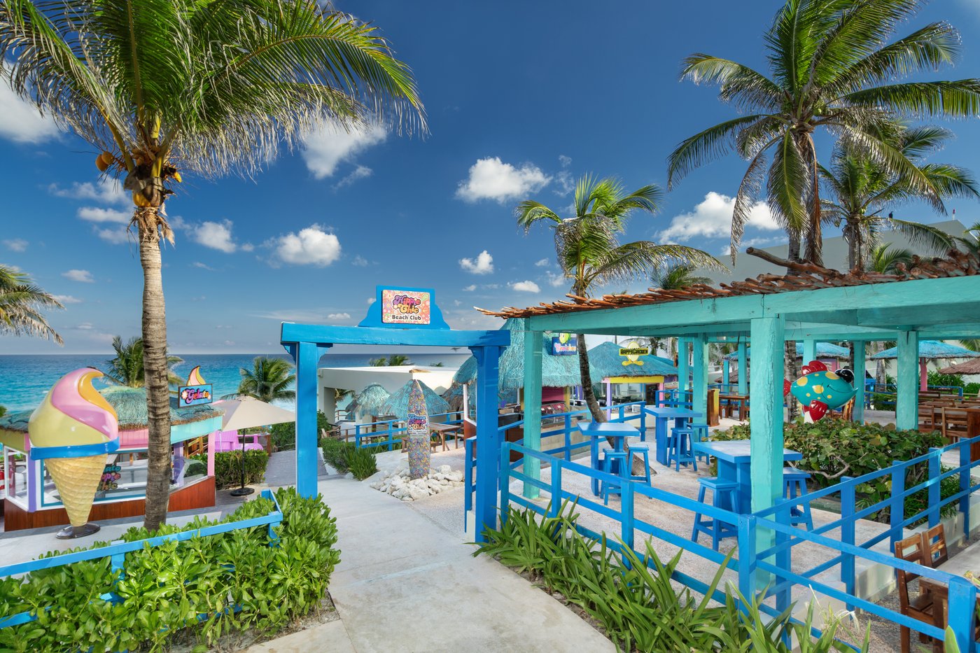 Gallery of Food & Beverage: Beach bar with an ocean view at the hotel Grand Oasis Cancun.