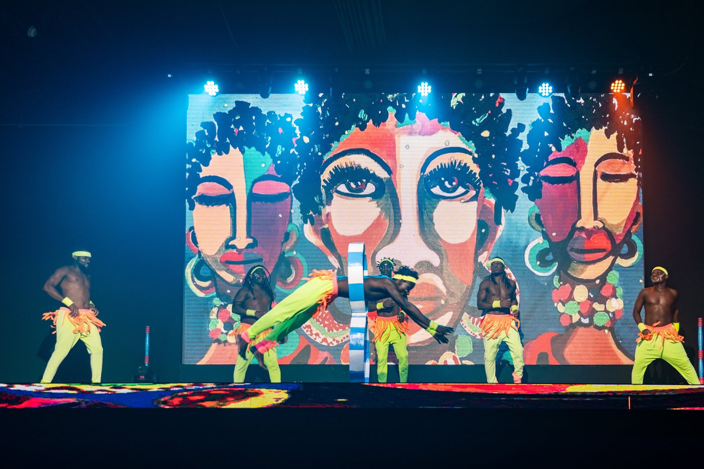 Dancers on a stage at the hotel Grand Oasis Palm.