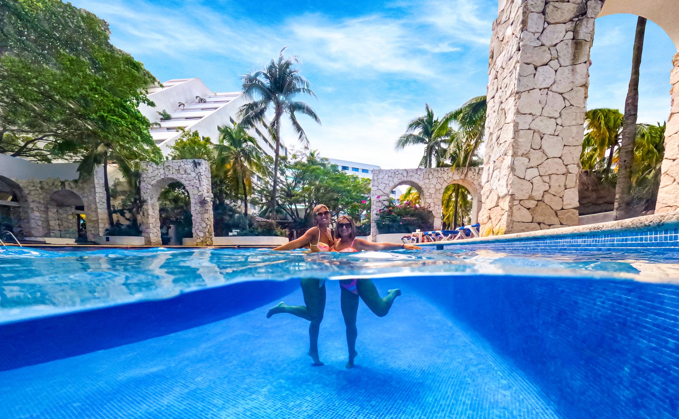 Free-form pool with rocks at the hotel Grand Oasis Palm.