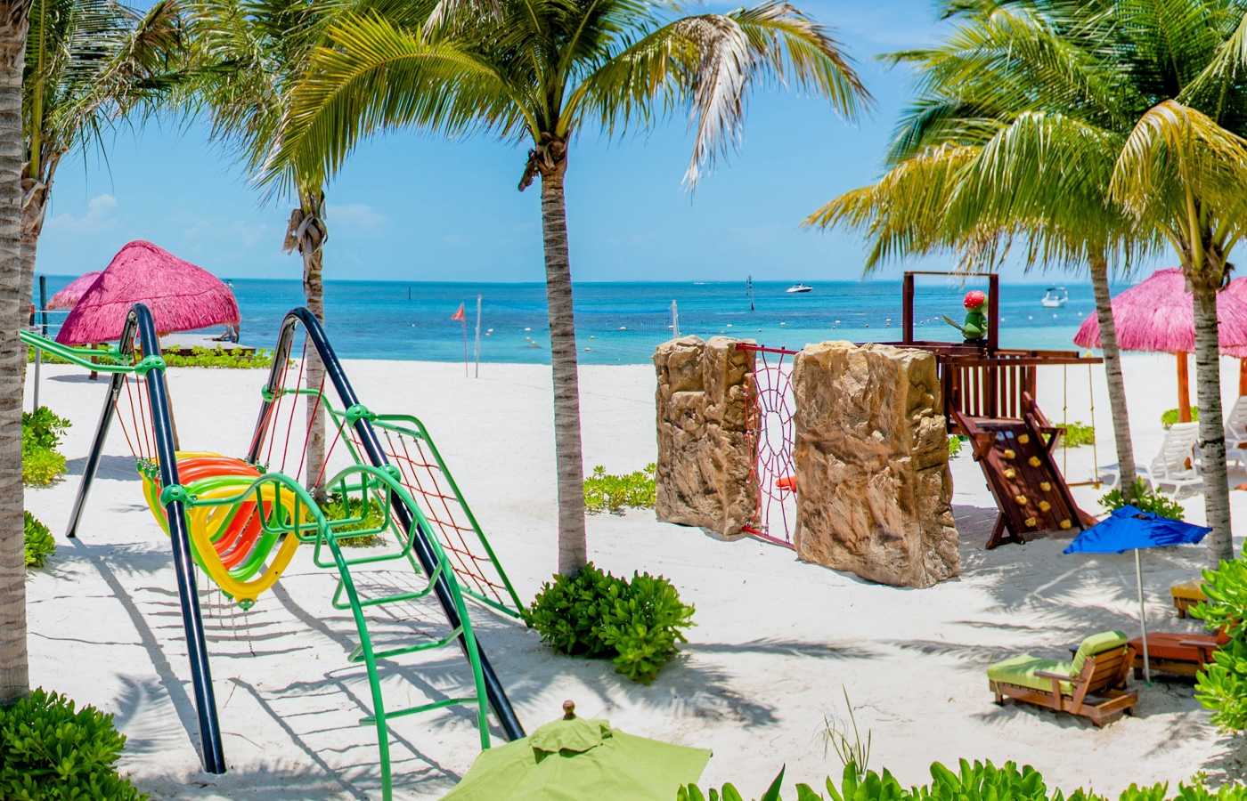 Entertainment at Grand Oasis Palm - Oasis Hotels & Resorts