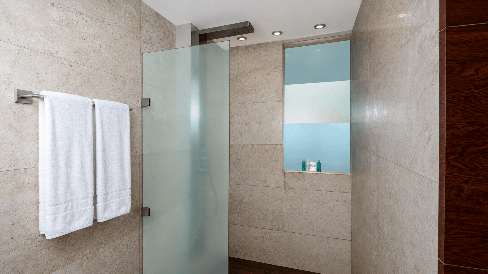 Room bathroom at The Sens Riviera (3)
