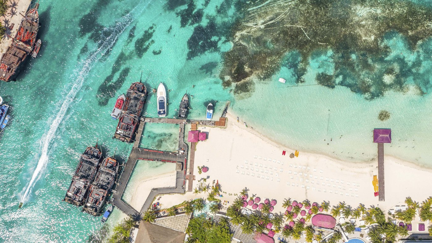 Galeria de Panorámico: Vista aérea do complejo de piscinas do hotel Grand Oasis Palm.