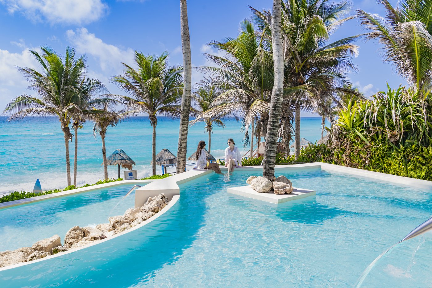Galeria: Vista de una piscina com orilla de arena do hotel The Pyramid Cancun.