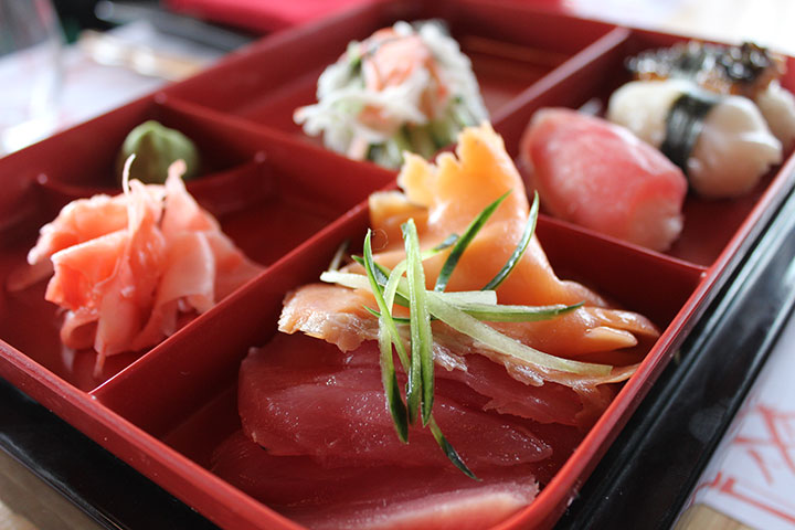 Nigiris e conos 100% japón servidos en el Restaurante Maki Taco no Hotel The Pyramid at Grand Oas