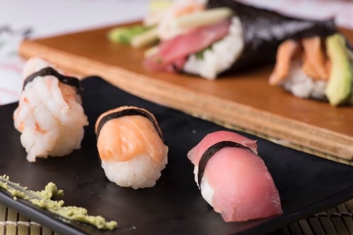 Nigiris e conos 100% japón servidos en el Restaurante Maki Taco no Hotel The Pyramid at Grand Oas