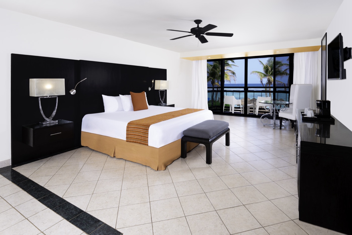 Galeria de Quartos: Quarto com cama King no hotel Grand Oasis Tulum Riviera.