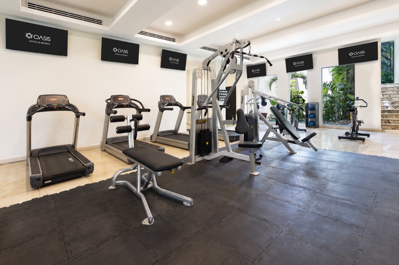 Galeria de Atividades: Equipo de gimnasio no hotel The Sens Tulum Riviera.