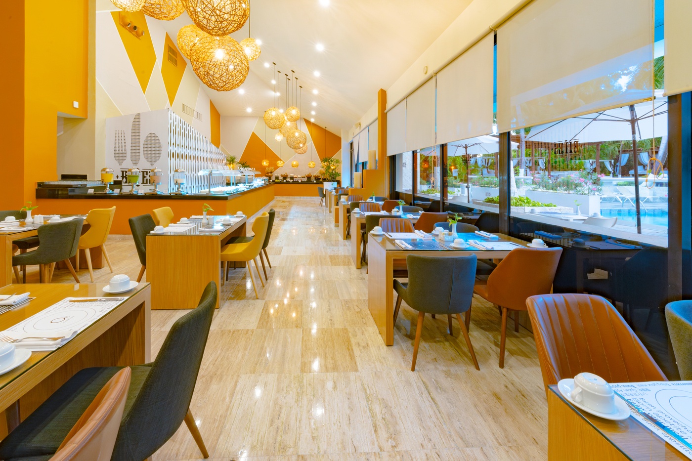 Quarto com cama King Size no hotel Smart Cancun by Oasis